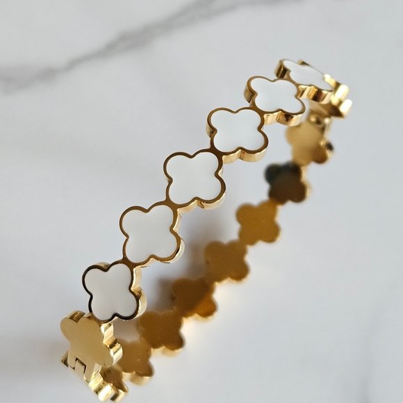 🌷 18K PVD Gold Plated Stainless Steel White & Gold Clover Bangle Waterpr - Picture 1 of 6